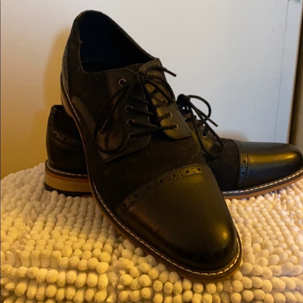 Men’s dress shoes